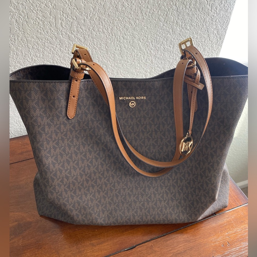 Michael Kors Signature Purse